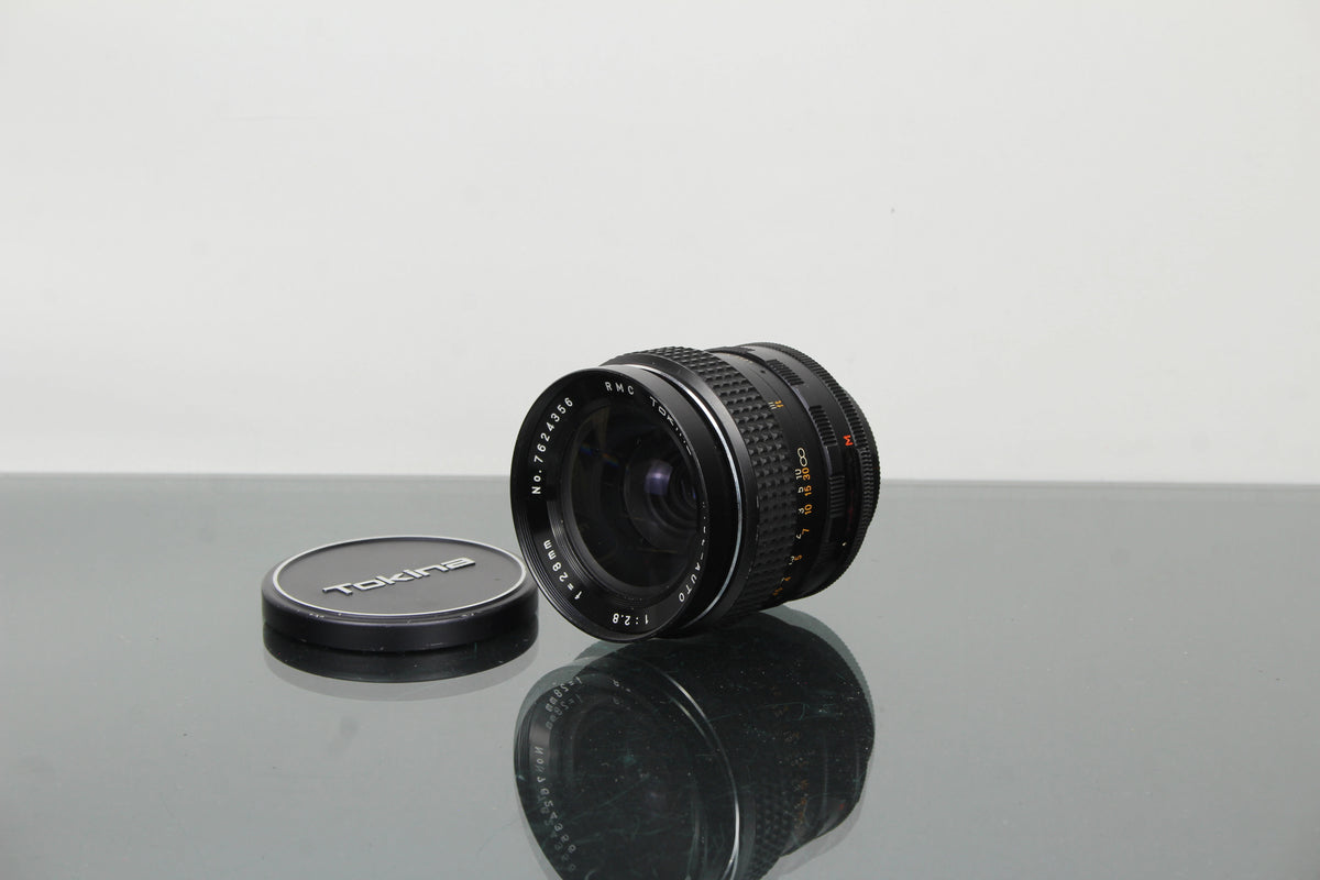 Tokina Weitwinkel-Auto 1:2.8 f=28mm M42-Montage