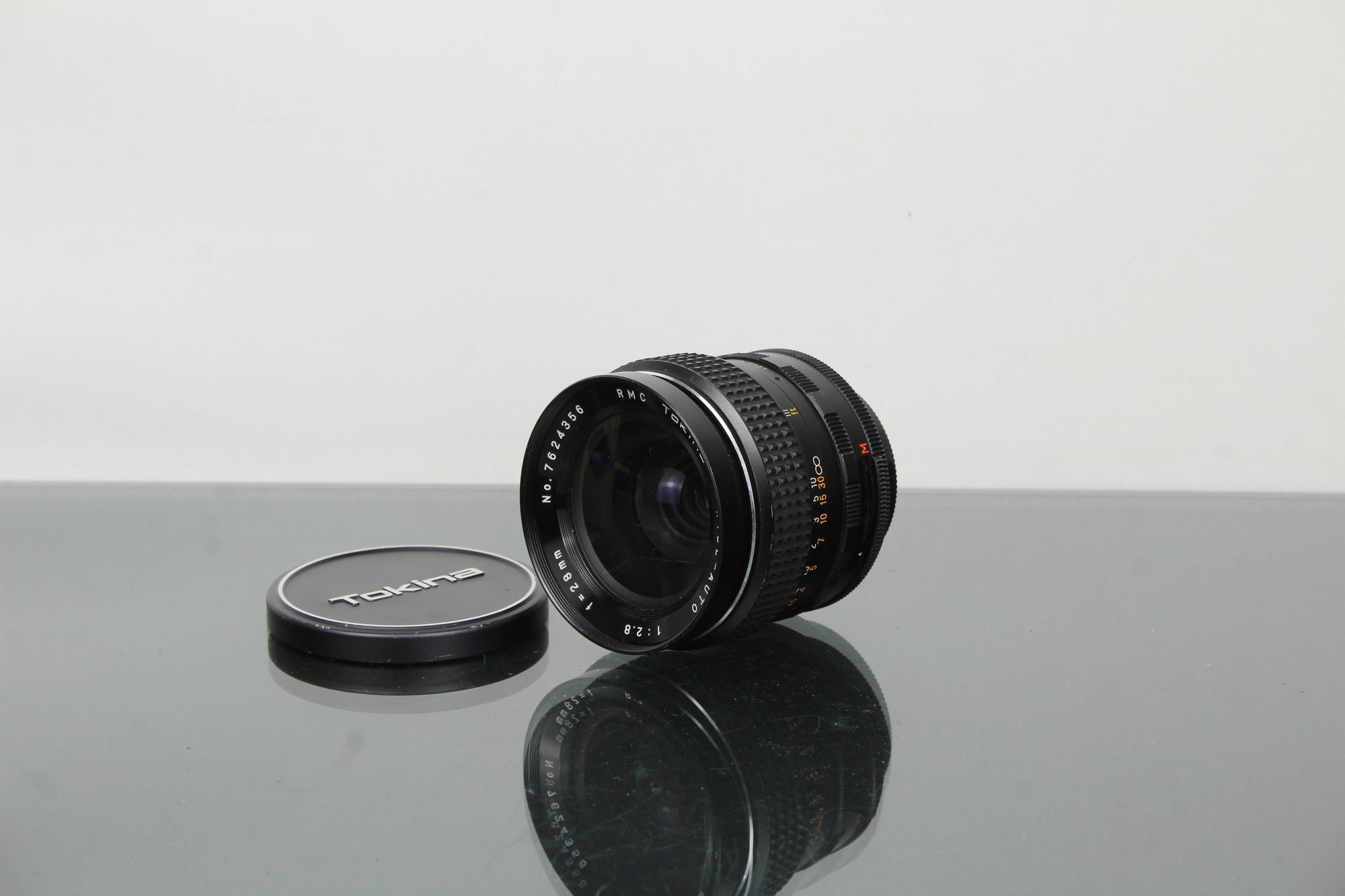 Tokina Weitwinkel-Auto 1:2.8 f=28mm M42-Montage