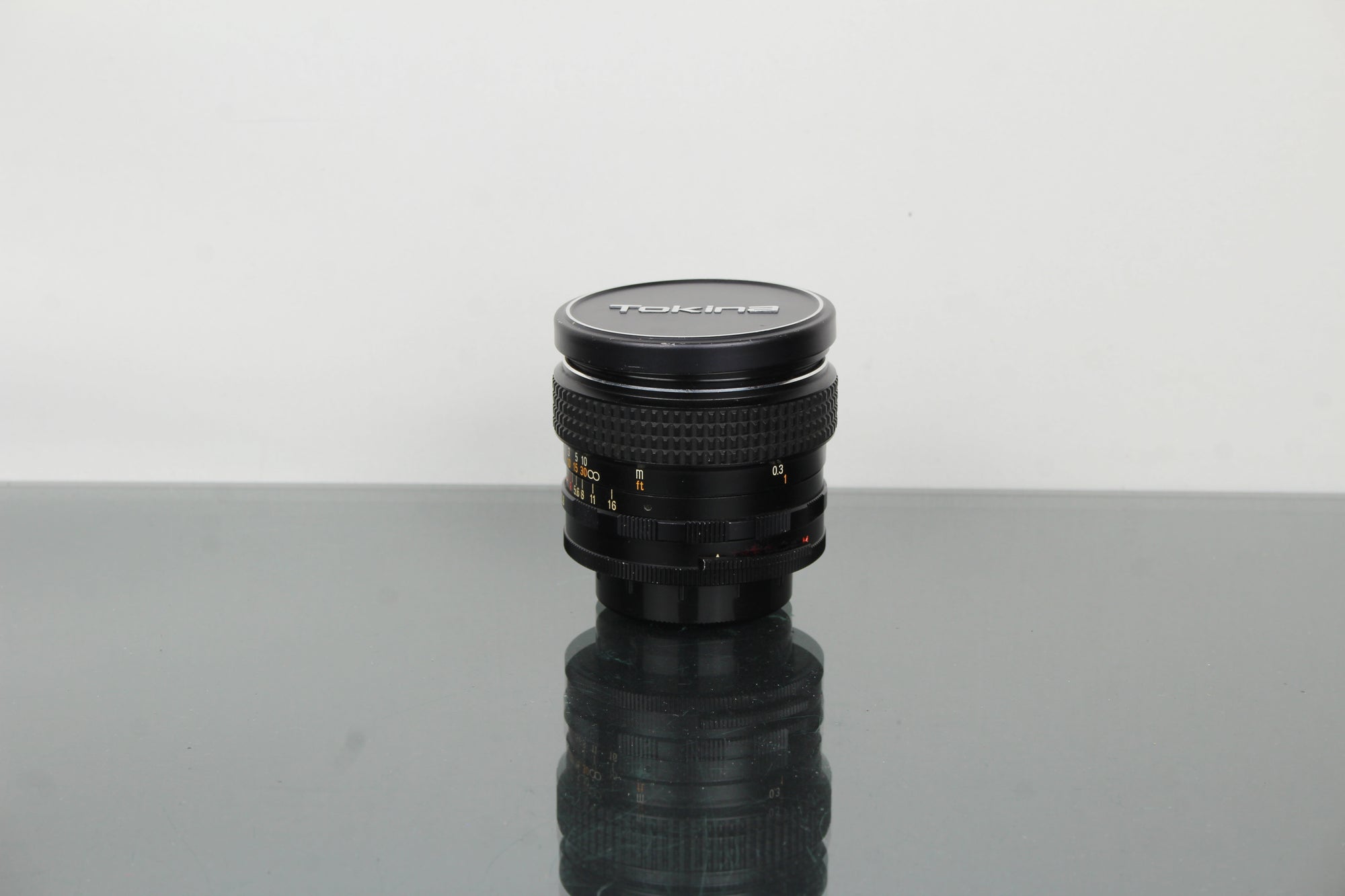Tokina Weitwinkel-Auto 1:2.8 f=28mm M42-Montage