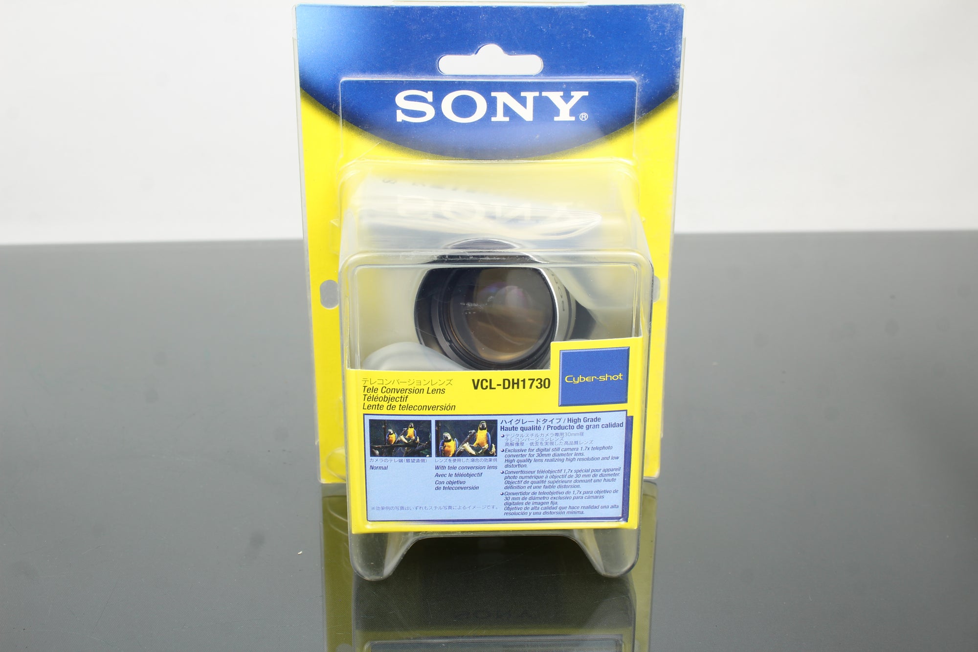 Sony HVL-FDH3 Blitz + Sony VCL-DH1730 Telekonverter-Objektiv