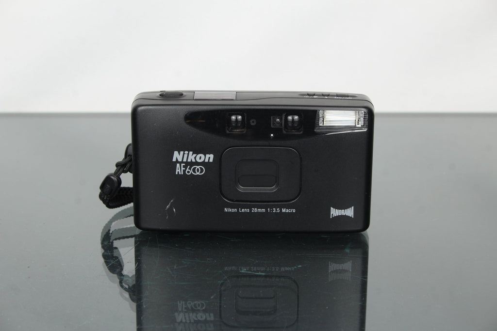 Nikon AF 600 - Dutch|Thrift