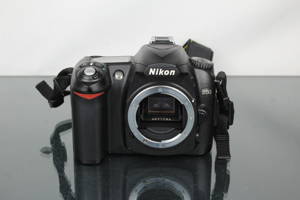 Nikon D50 - Dutch|Thrift