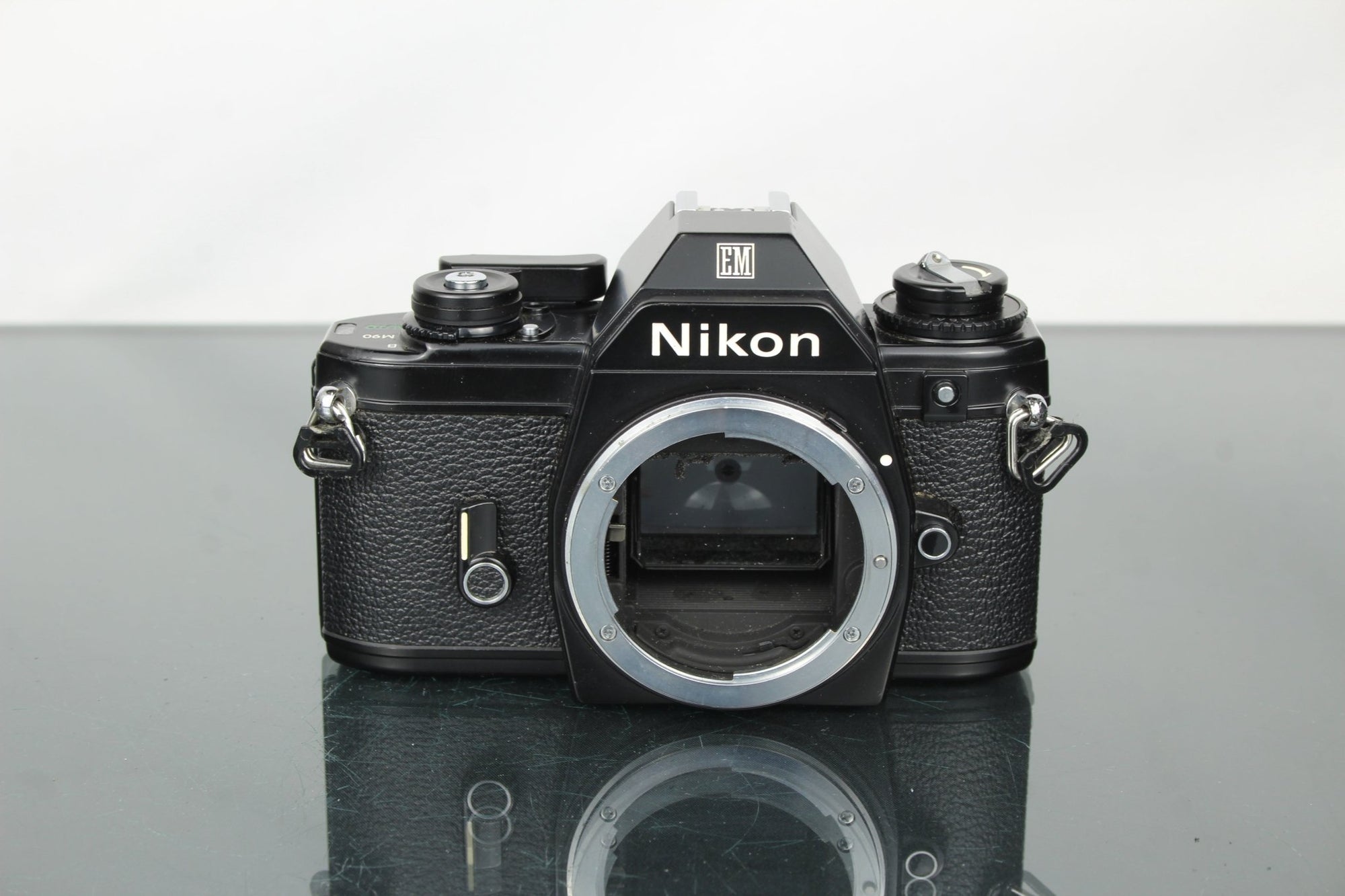 Nikon EM - Dutch|Thrift