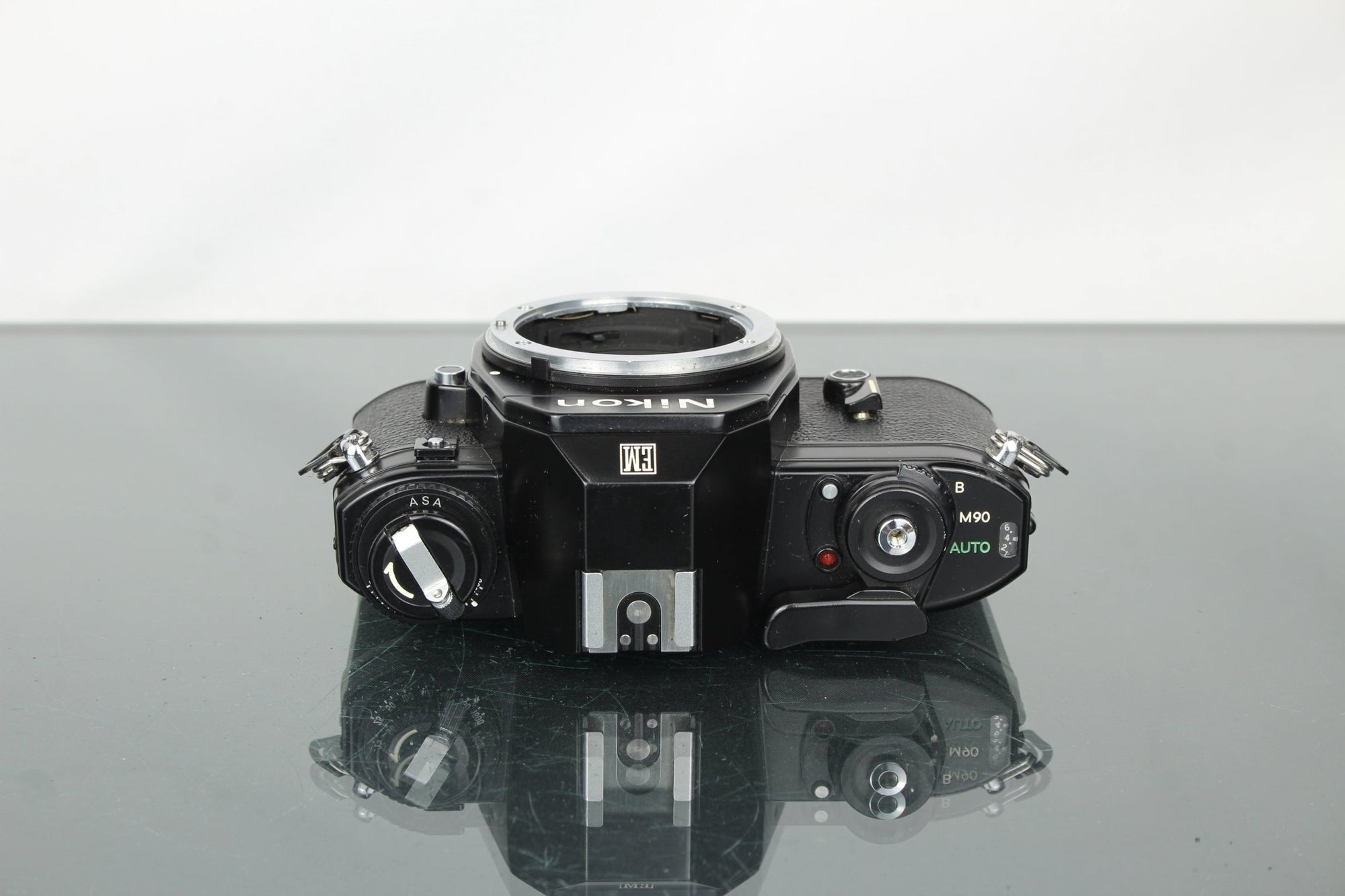 Nikon EM - Dutch|Thrift