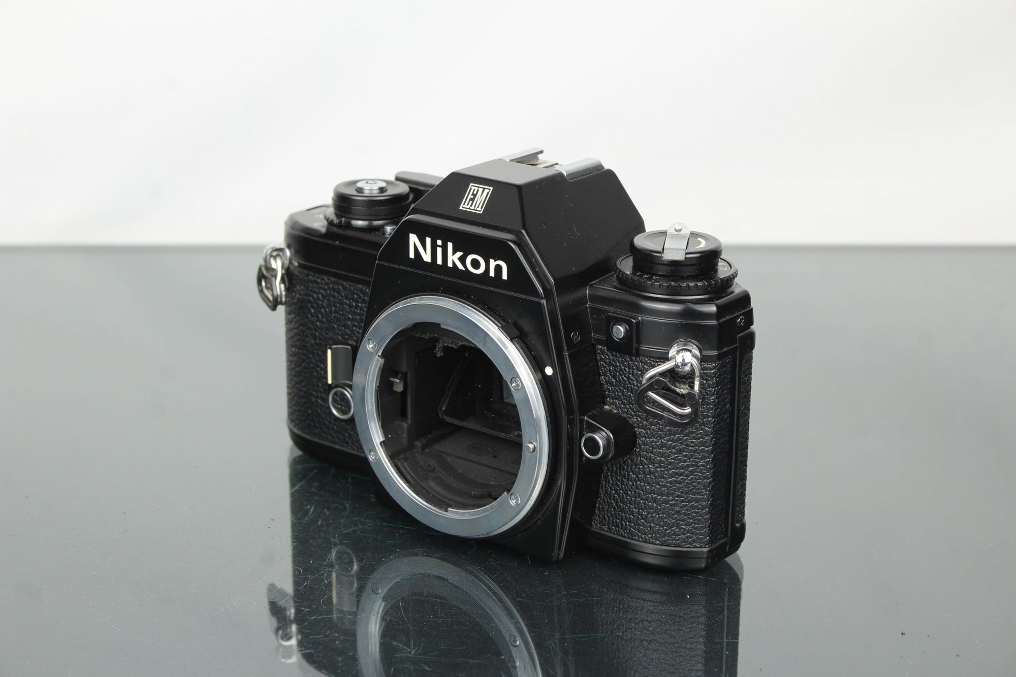 Nikon EM - Dutch|Thrift