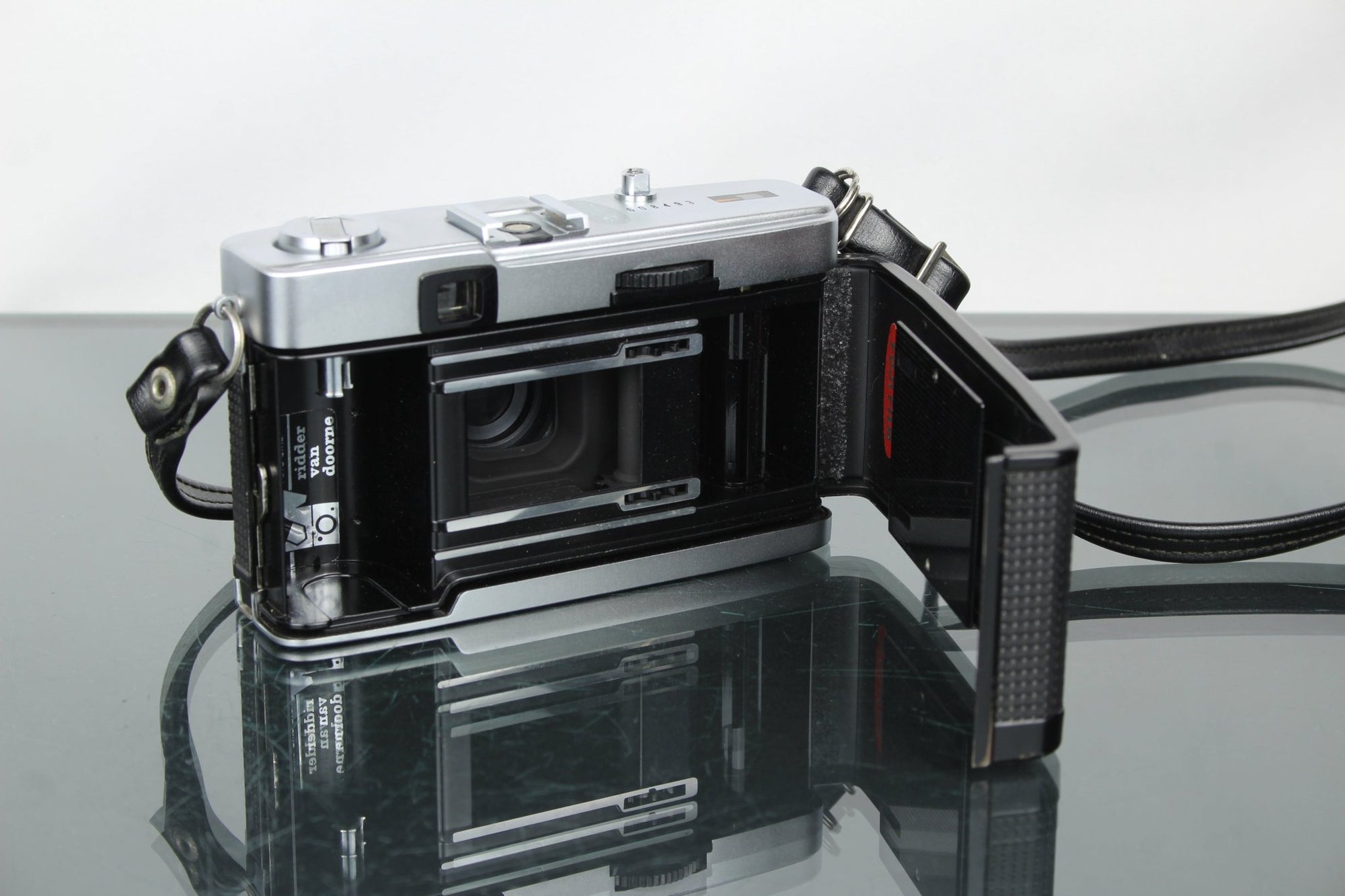 Olympus Trip 35 - Dutch|Thrift
