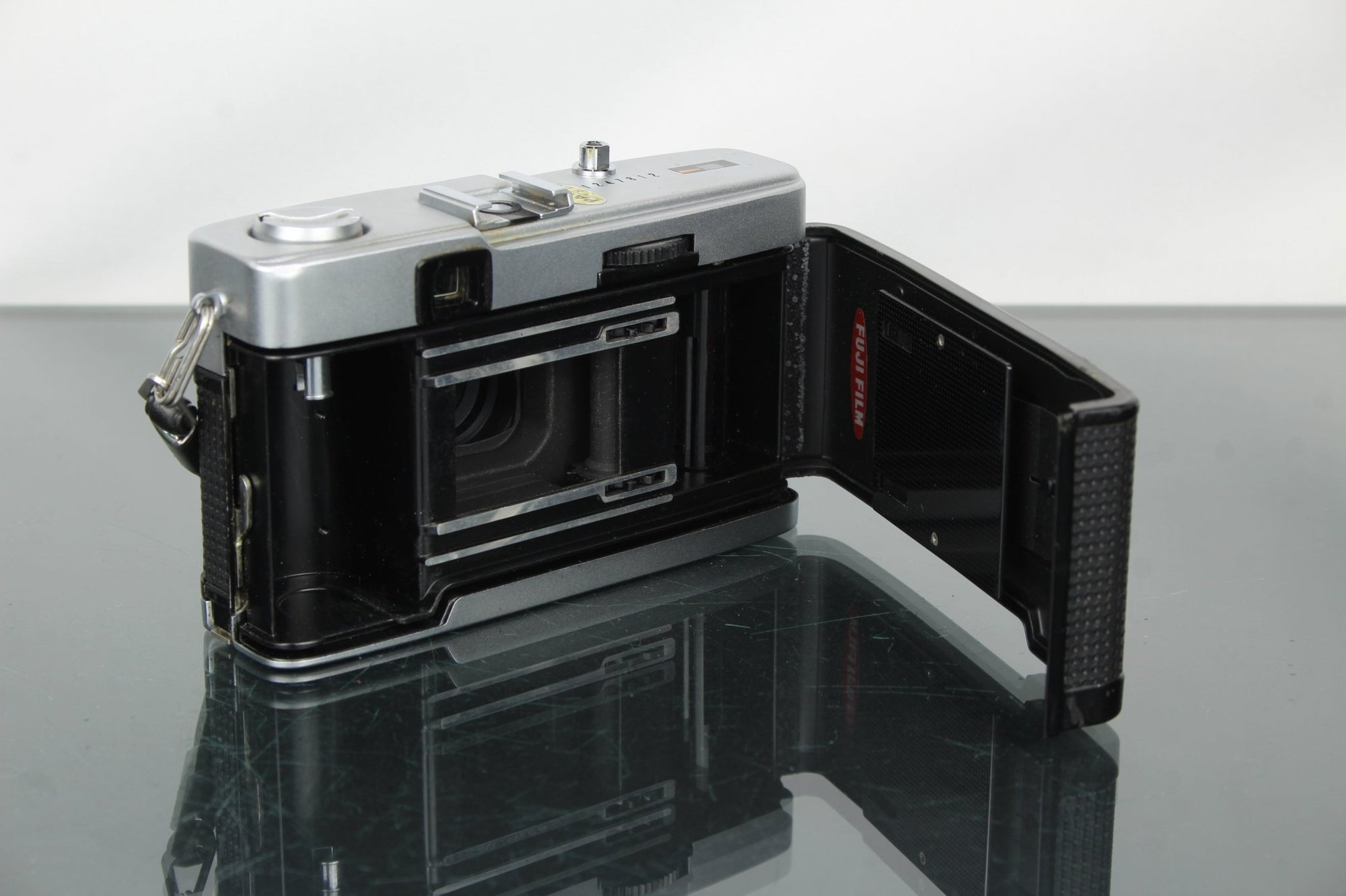 Olympus Trip 35 - Dutch|Thrift
