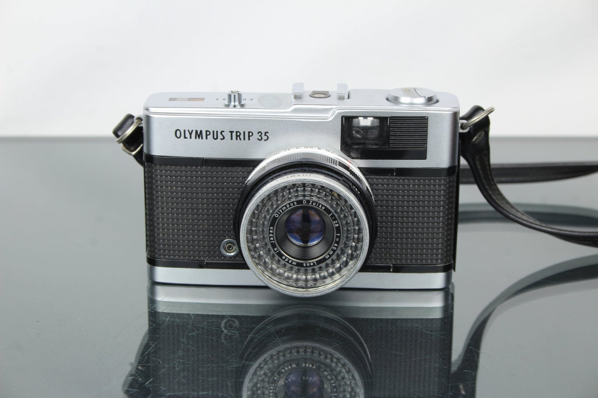 Olympus Trip 35 - Dutch|Thrift