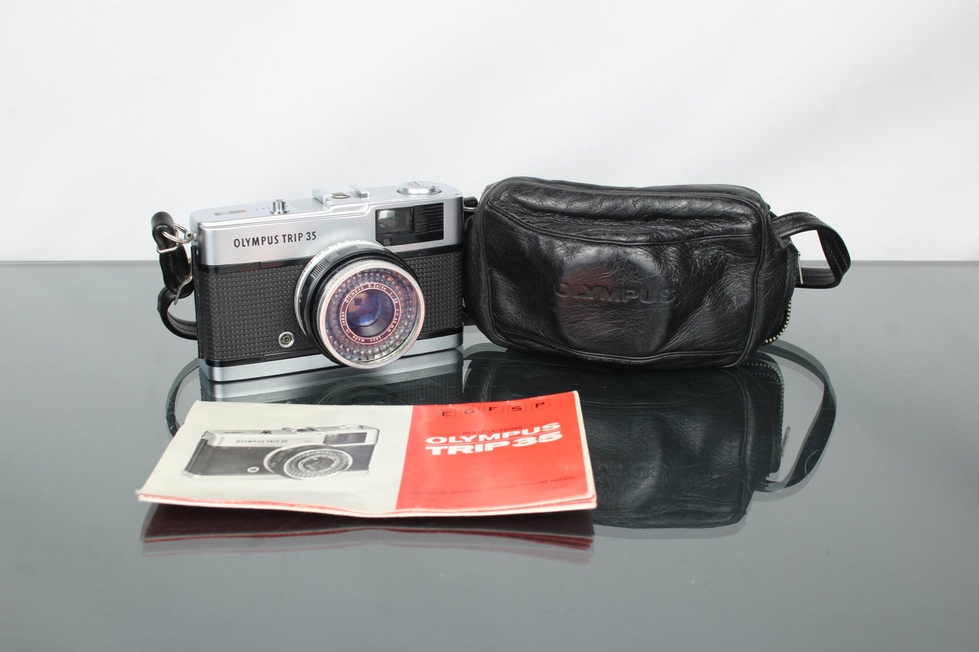 Olympus Trip 35 - Dutch|Thrift