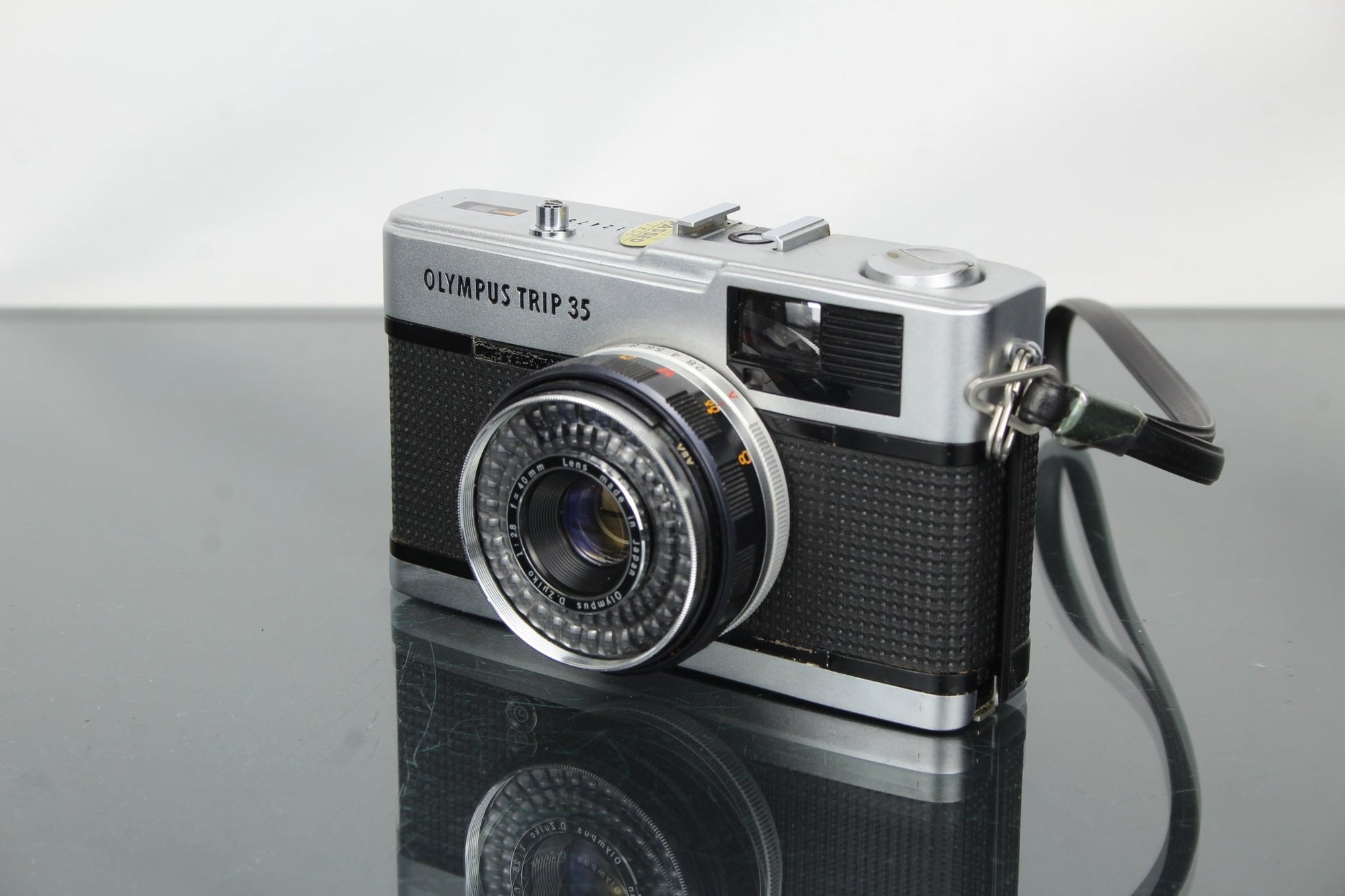 Olympus Trip 35 - Dutch|Thrift