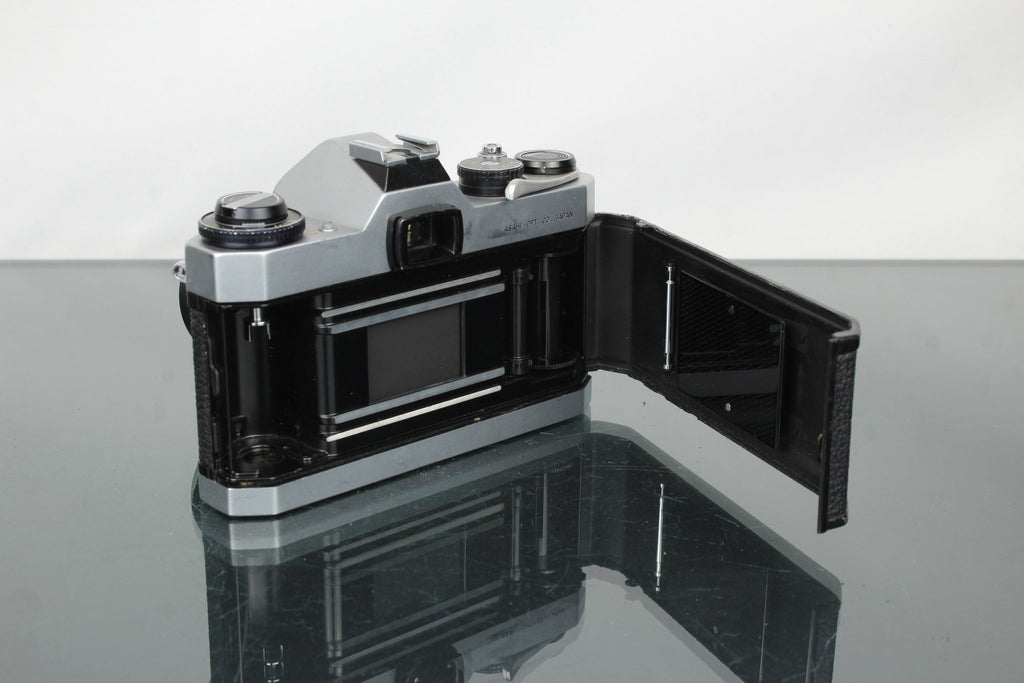 Pentax ES 2 + Super - Takumar 1:1.8/55 m42 - Dutch|Thrift