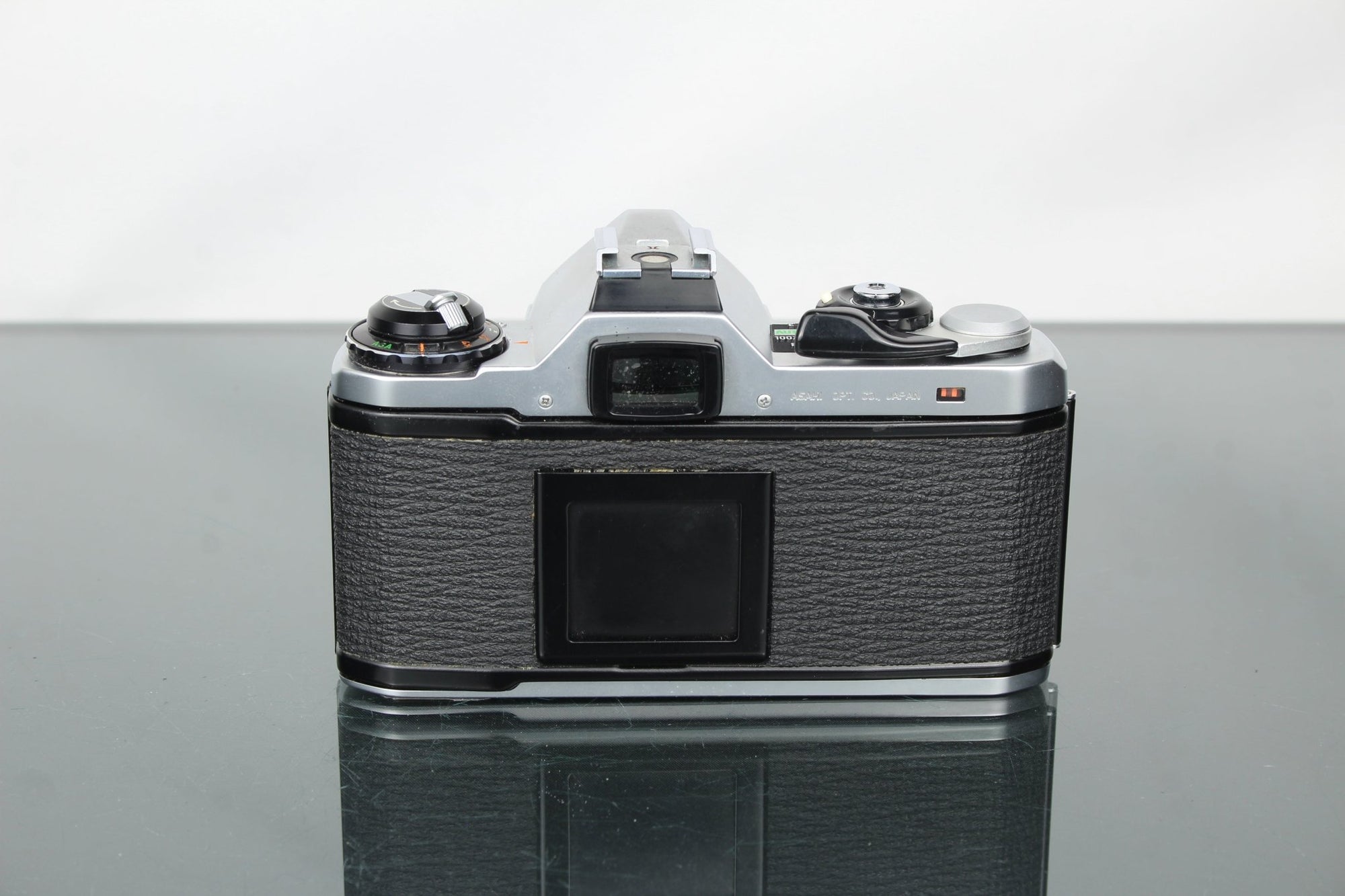 Pentax ME + Pentax 1:1.7 50mm lens - Dutch|Thrift
