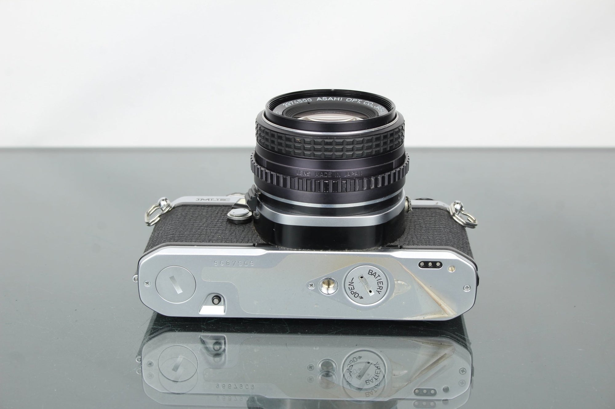 Pentax ME + Pentax 1:1.7 50mm lens - Dutch|Thrift