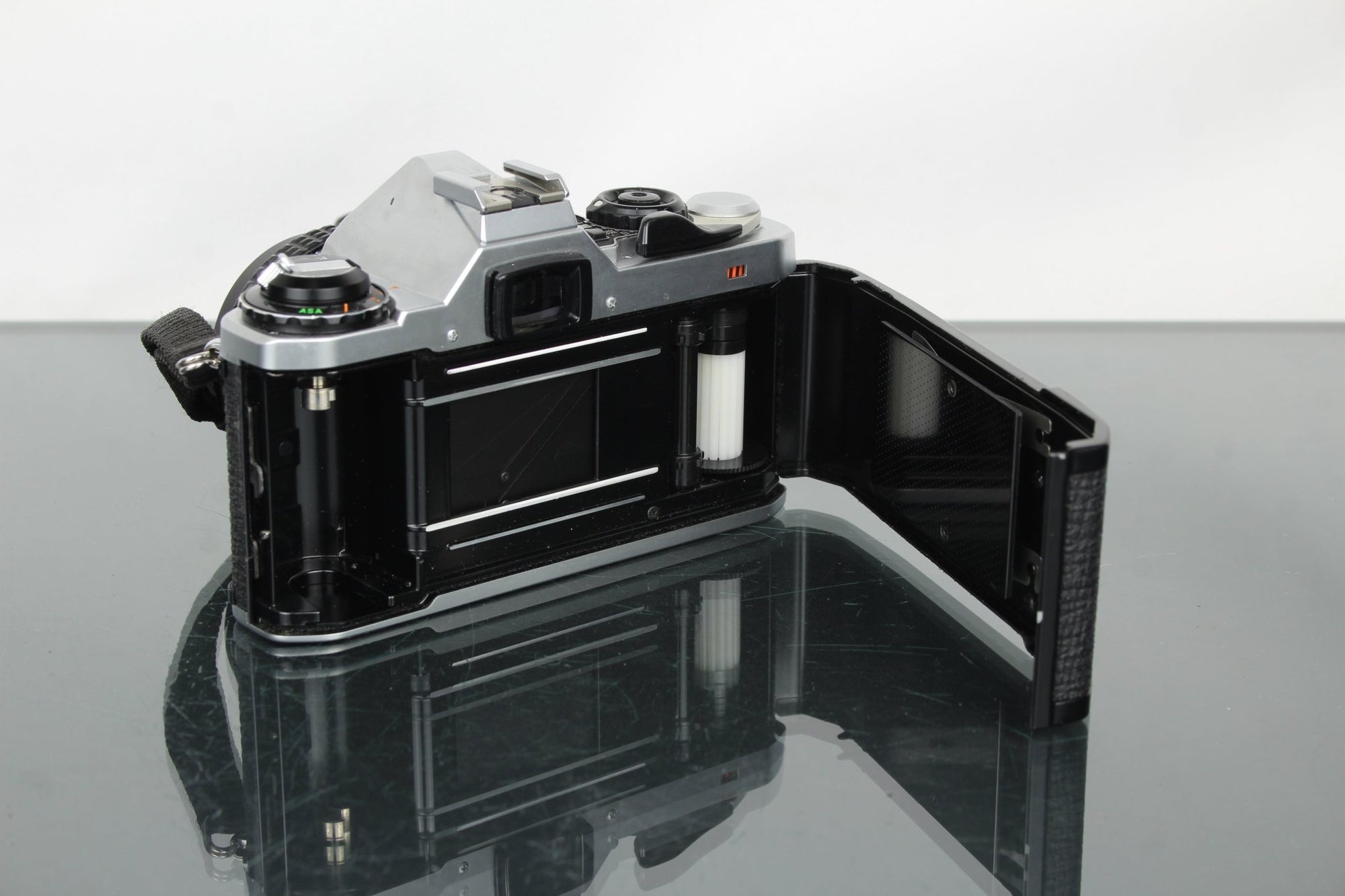 Pentax ME Super + 50mm 1.7 Pentax lens - Dutch|Thrift
