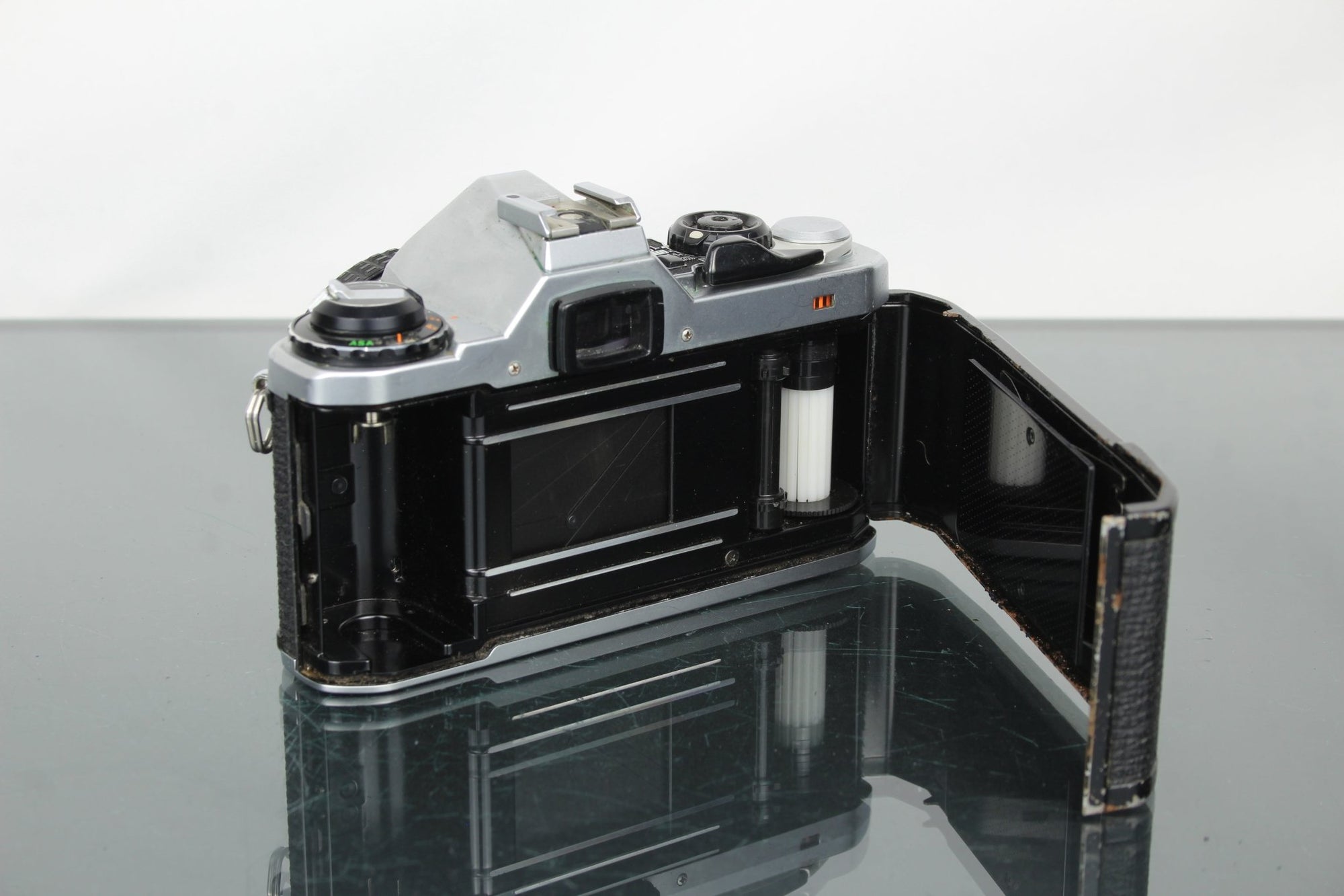 Pentax ME Super + Pentax - M 1:1.7 50mm - Dutch|Thrift
