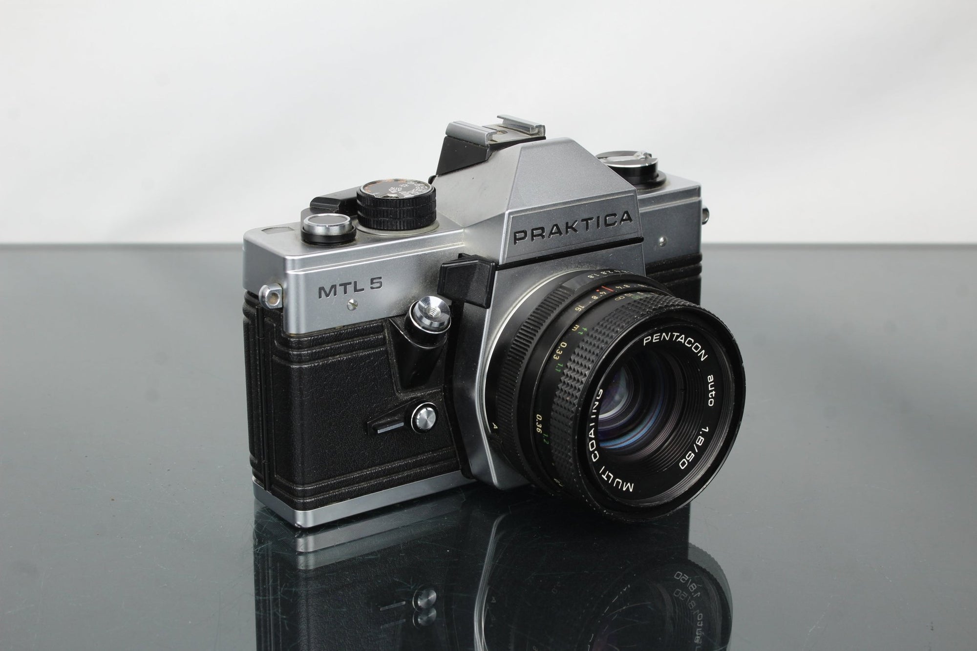 Praktica MTL 5 + Pentacon 1.8/50 lens - Dutch|Thrift