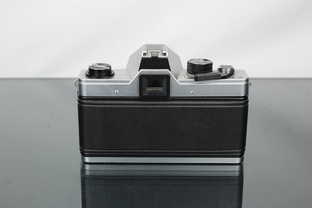 Praktica MTL 5 + Pentacon 1.8/50 lens - Dutch|Thrift