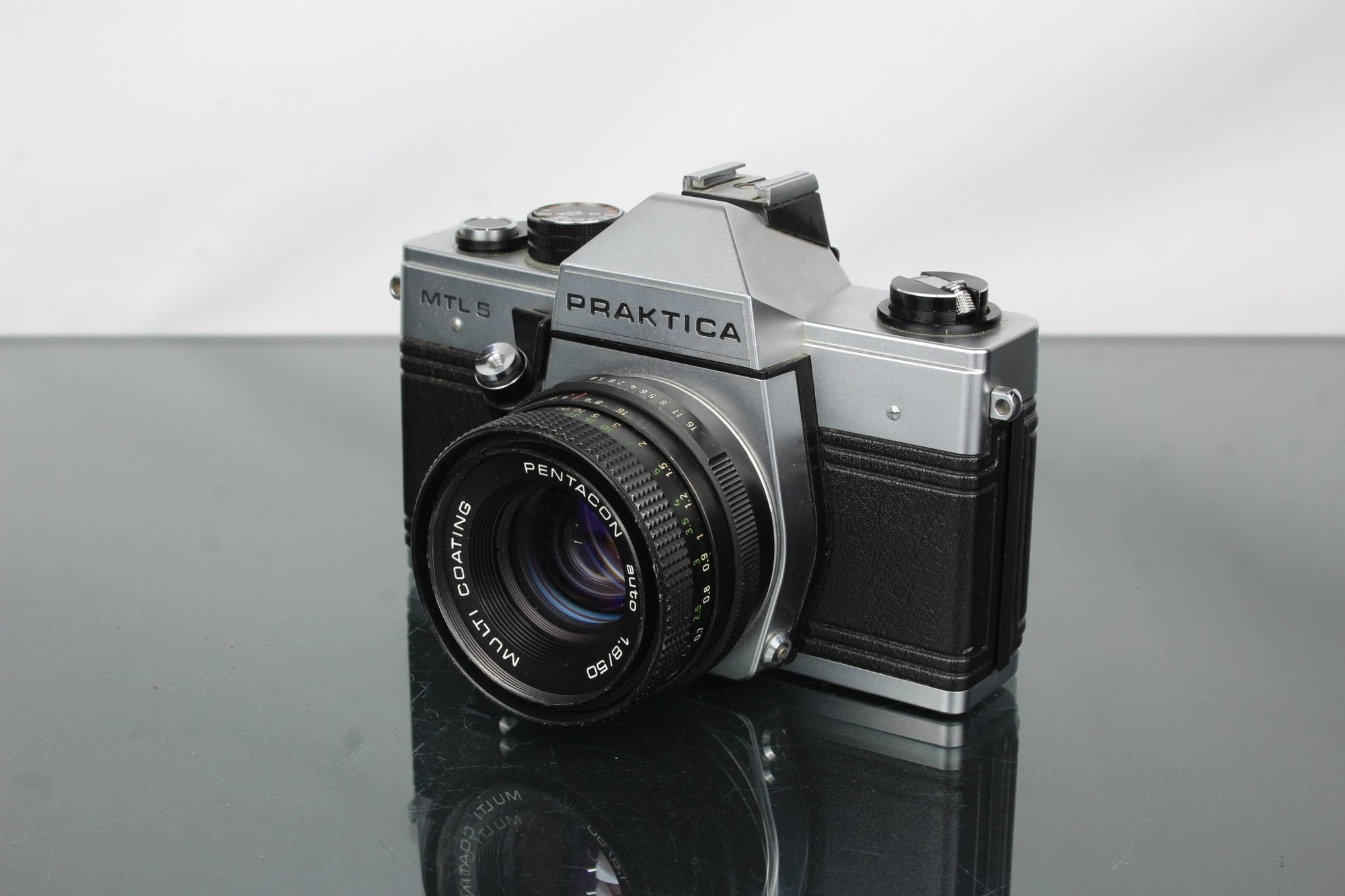 Praktica MTL 5 + Pentacon 1.8/50 lens - Dutch|Thrift