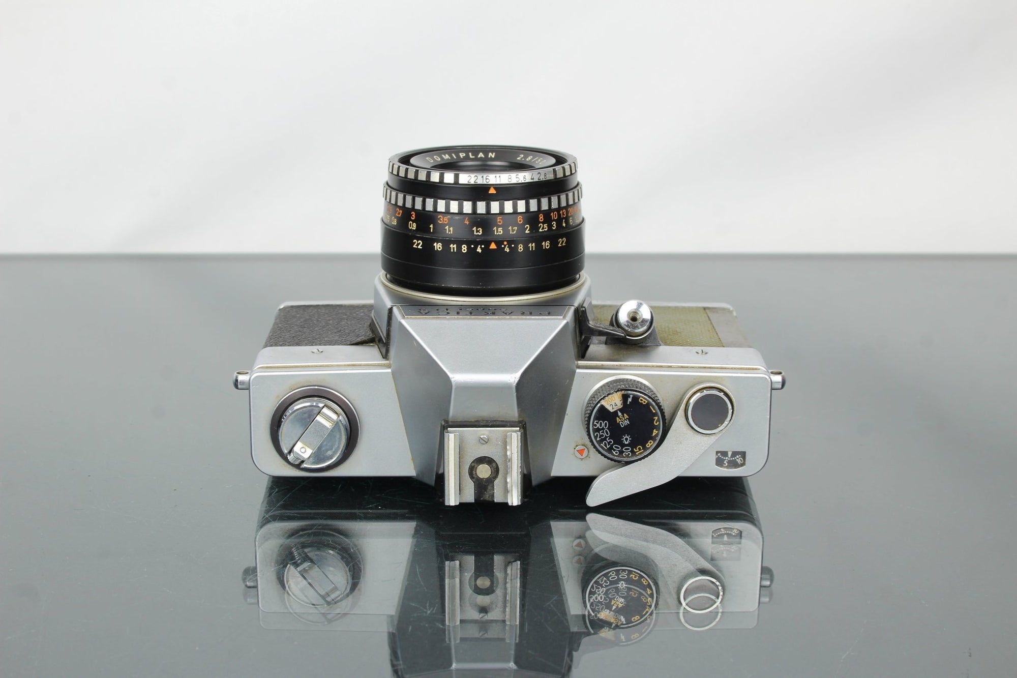 Praktica Super TL 2 + Domiplan 2.8/50 - Dutch|Thrift