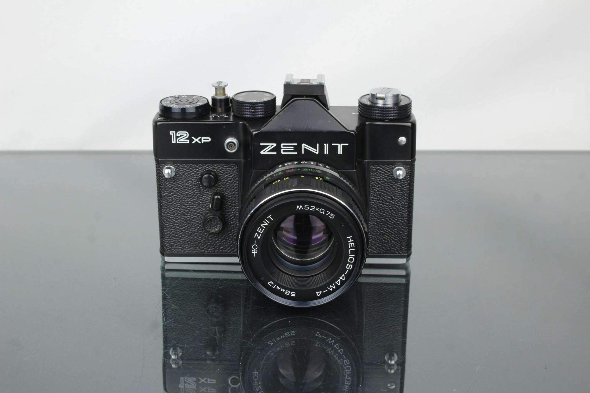 Zenit 12 XP + Helios - 44M - 4 58mm 1:2 Zenit lens - Dutch|Thrift