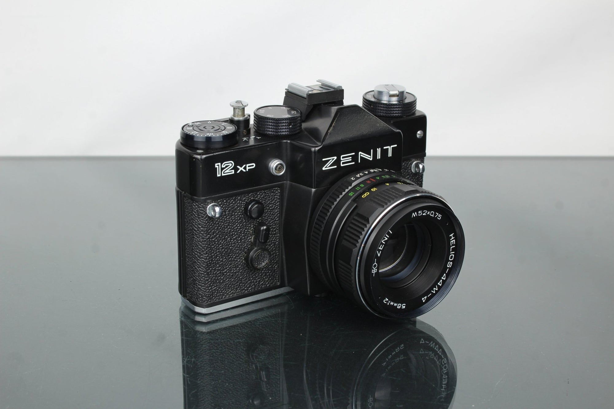 Zenit 12 XP + Helios - 44M - 4 58mm 1:2 Zenit lens - Dutch|Thrift