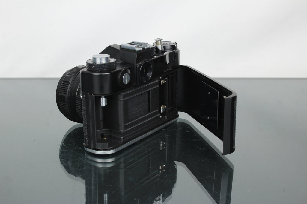 Zenit 12 XP + Helios - 44M - 4 58mm 1:2 Zenit lens - Dutch|Thrift