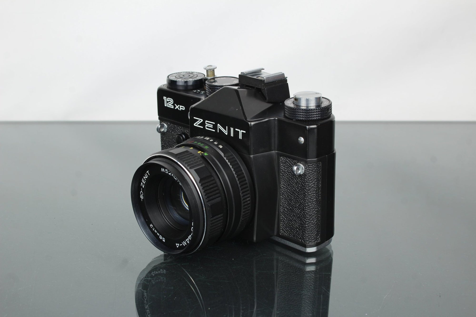 Zenit 12 XP + Helios - 44M - 4 58mm 1:2 Zenit lens - Dutch|Thrift